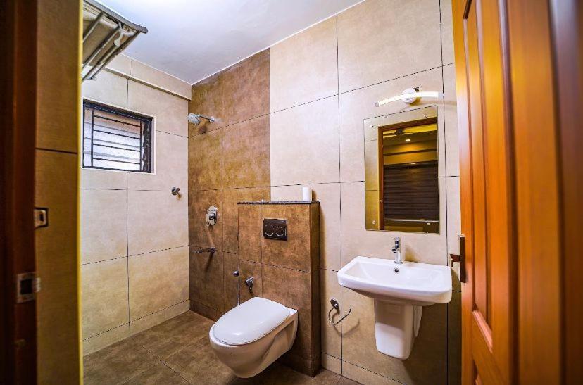 Hotel Nujoom Rooms & Apartments Kochi Exterior photo