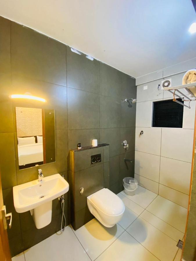 Hotel Nujoom Rooms & Apartments Kochi Exterior photo