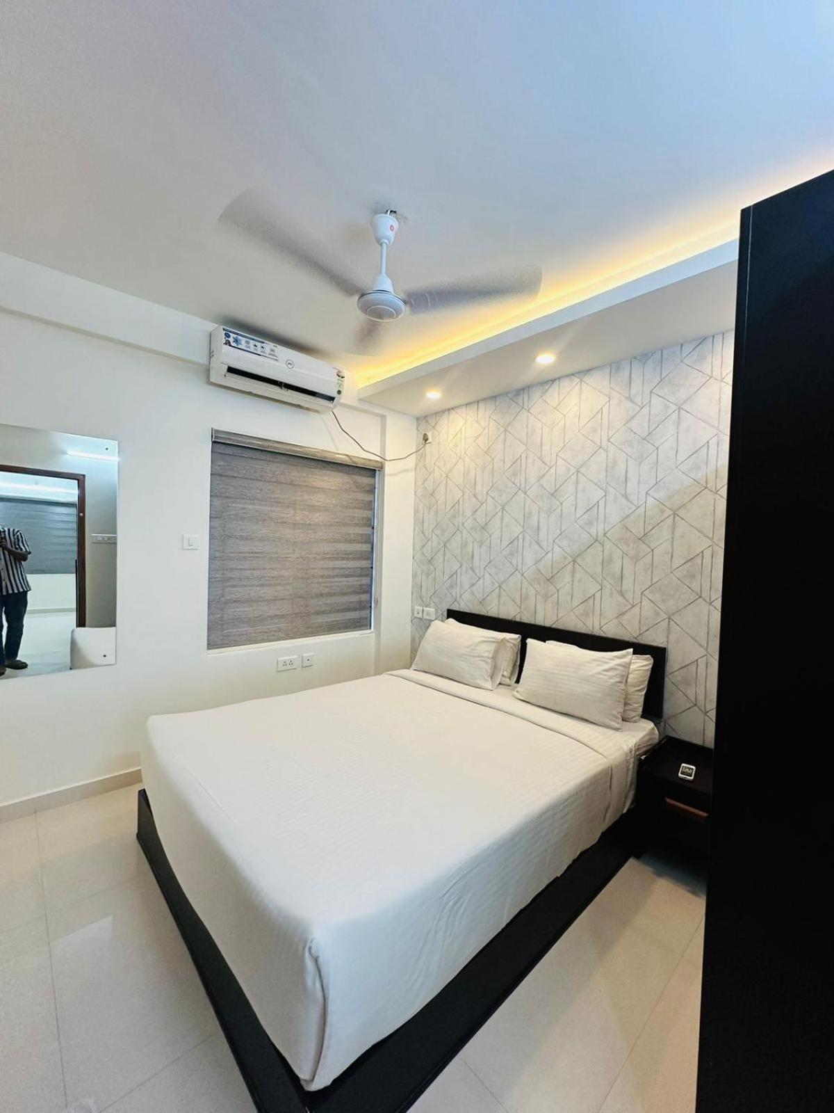 Hotel Nujoom Rooms & Apartments Kochi Exterior photo