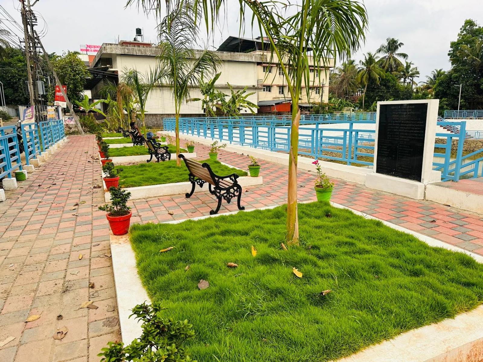 Hotel Nujoom Rooms & Apartments Kochi Exterior photo